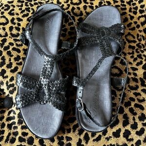 Trotters slingback low heel woven comfort sandals SZ 10.5 S (slim)